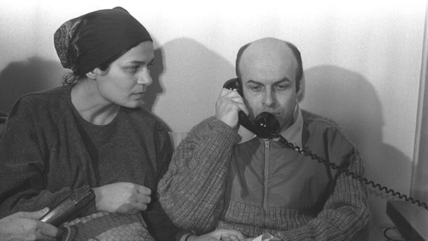 Natan Sharansky, with wife Avital, thank President Ronald Reagan after his release from Soviet prison in 1986. (Photo By Nati Harnik,cuurtesy of the Israel Government Press Office(2/11/86)
